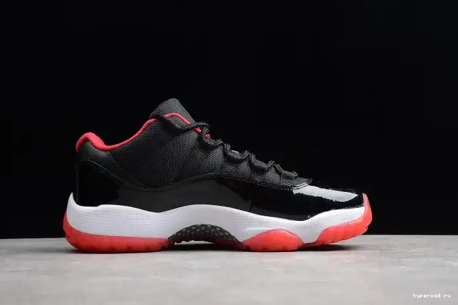 Low 11 528895-012 Retro  Red Air mens "Bred" Jordan Black 0407